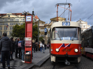 O prohlídky sídel vlády a ministerstev byl dnes velký zájem, lidé čekali v dlouhých frontách