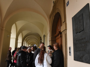 O prohlídky sídel vlády a ministerstev byl dnes velký zájem, lidé čekali v dlouhých frontách