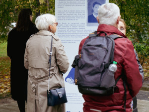 Praha 10 přejmenovala park podle novinářky Ruth Bondyové. Prošla dvěma koncentračními tábory