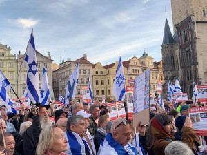 VIDEO: Na Staroměstském náměstí probíhá demonstrace na podporu Izraele