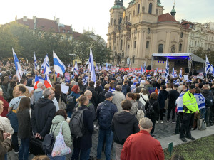 VIDEO: Na Staroměstském náměstí probíhá demonstrace na podporu Izraele