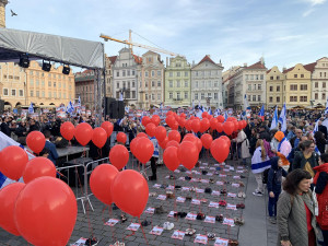 VIDEO: Na Staroměstském náměstí probíhá demonstrace na podporu Izraele