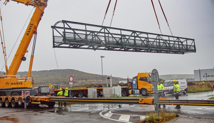 Část bývalé smíchovské lávky přemostí Jizeru v Mladé Boleslavi