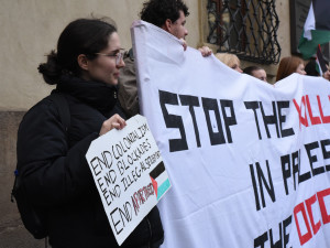 VIDEO: V centru Prahy probíhá demonstrace na podporu Palestiny