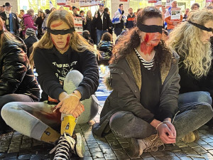 VIDEO: Izraelci žijící v Praze demonstrovali v centru města. Chtěli připomenout oběti Hamásu