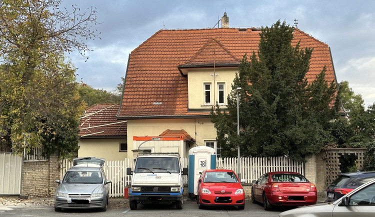 Vilu má nahradit stavba s čtyřnásobnou plochou.