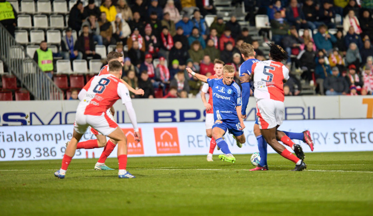 Slavia v Olomouci zvítězila, na Spartu ztrácí dva body