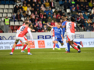 Slavia v Olomouci zvítězila, na Spartu ztrácí dva body