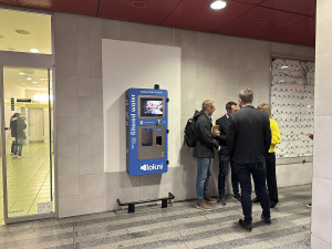 VIDEO: Na hlavním nádraží je k dostání filtrovaná voda zdarma jen s aplikací, Zelení to kritizují