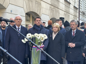 VIDEO: Pieta u Hlávkovy koleje připomněla studenty zavražděné nacisty