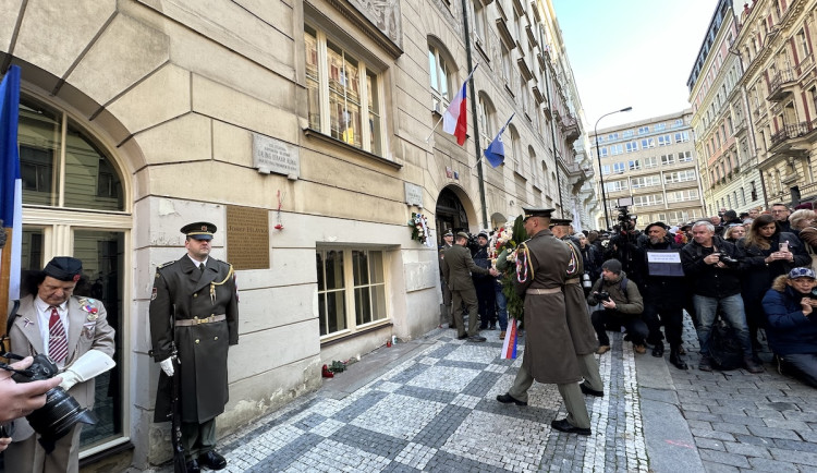 VIDEO: Pieta u Hlávkovy koleje připomněla studenty zavražděné nacisty