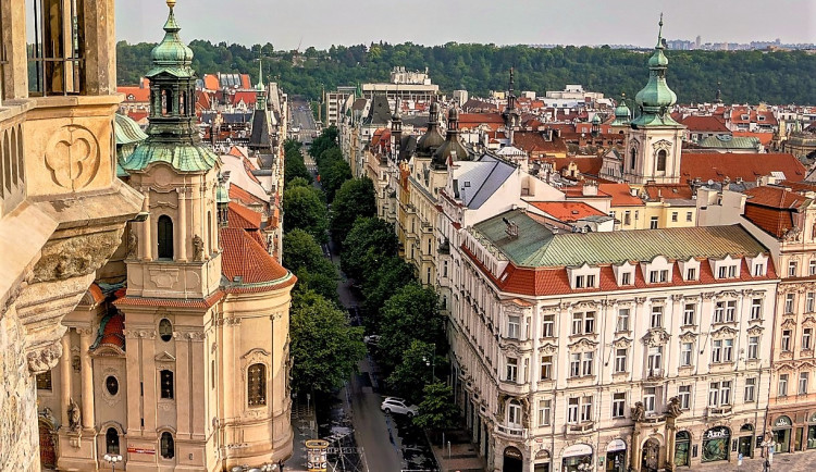 Pařížská je znovu nejdražší nákupní ulicí ve střední Evropě. Za metr čtvereční platí obchody nájem pět a půl tisíce