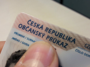 Cizinec si přišel na úřad vyměnit falešný řidičák za český. Místo dokladu si převzal obvinění