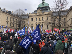 Odborářské demonstrace omezí v Praze dopravu, dohlédnou na ně policisté