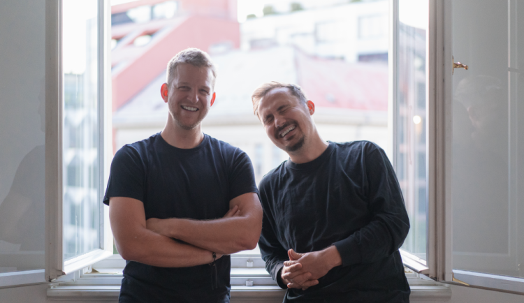 Podcast Pavlač: Kriminalita mladistvých, divoký fotbal i Kapitán Plzeň