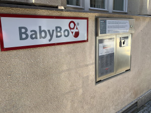 Do babyboxu na radnici Prahy 6 odložili novorozeného chlapce, dostal jméno Libor
