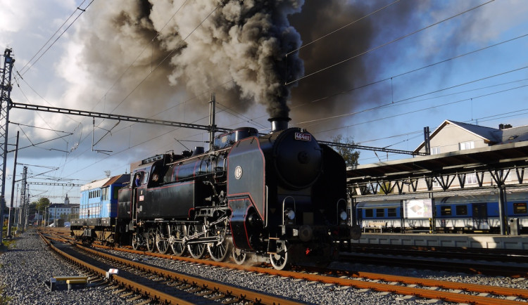 Národní technické muzeum opravilo parní lokomotivu přezdívanou Ušatá