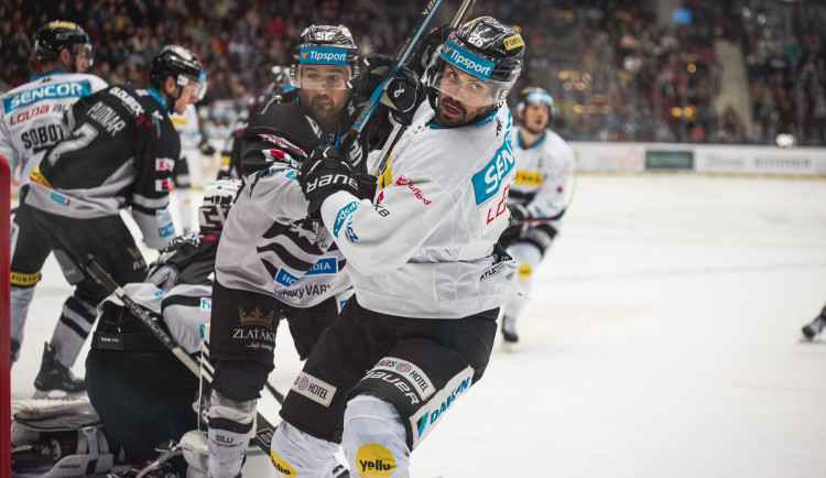 Hokejisté Sparty vrátily Varům porážku z prvního kola