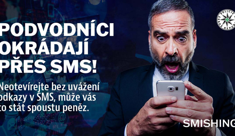 Pozor na internetové podvodníky. O Vánocích řádí ještě víc