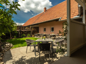 Pobyt v lesích s vlastním samovýčepem. Vyrazte nejen na dovolenou do Penzionu Na Gruntě