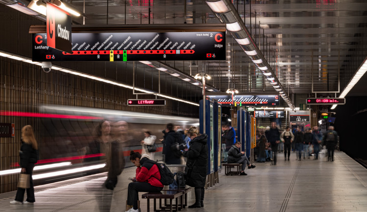 Informační systém v metru na Chodově má nový kabát. Následuje tak Palmovku a Jiřího z Poděbrad