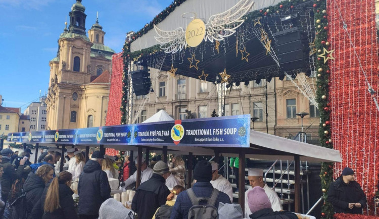 Lidé budou moci na Štědrý den ochutnat tradiční rybí polévku od primátora