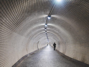 Tunel pod Vítkovem otevřel před sedmdesáti lety. Skrývá i prostory pro uložení mrtvol