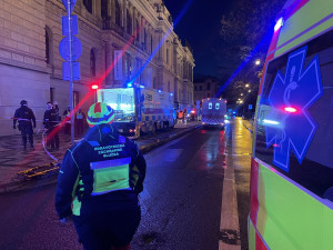 VIDEO: Ve škole v centru Prahy se střílelo. Útočník zavraždil deset lidí