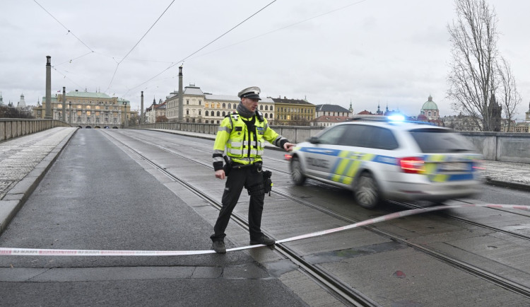 VIDEO: Ve škole v centru Prahy se střílelo, na místě jsou mrtví a desítky zraněných