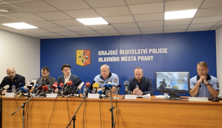 Policie o události informovala na tiskové konferenci.