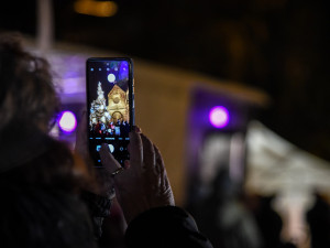 ANKETA: Čtenáři rozhodli, nejkrásnější vánoční strom má podle nich Praha 8