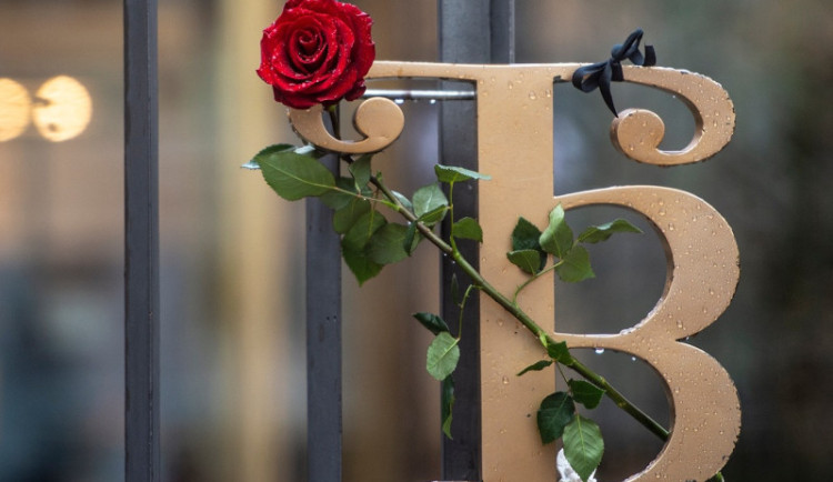 Budova filozofické fakulty zůstane po útoku zavřená minimálně do konce ledna