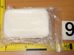 Policie dopadla dva muže, kteří prodávali desítky kil kokainu ročně. Ovlivní to trh v Praze, říká kriminalista