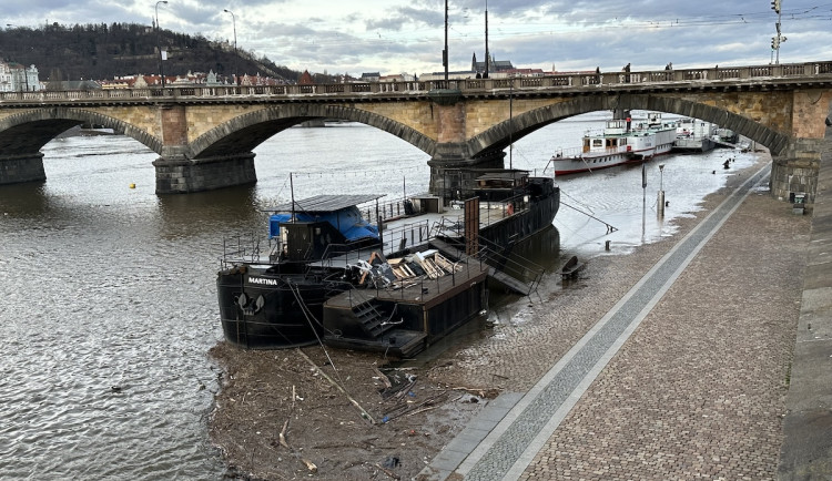 Praha začíná stavět protipovodňovou ochranu, zastaví i plavbu lodí na Vltavě v centru