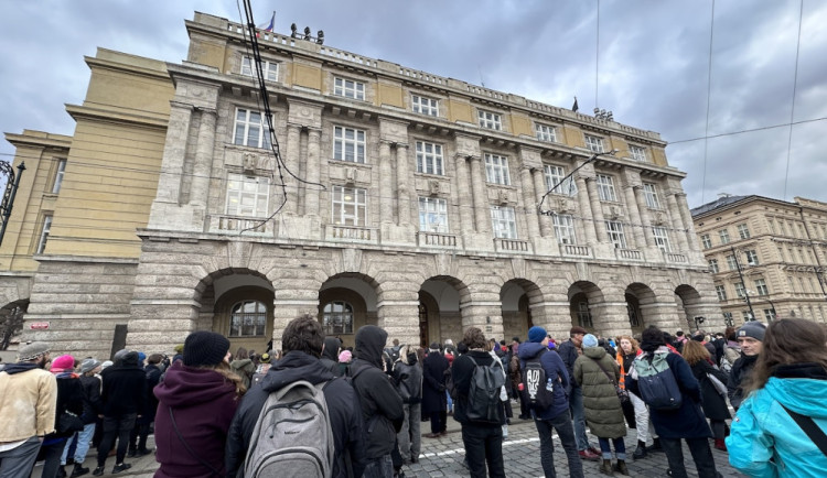 Budova zůstane zavřená do konce ledna.