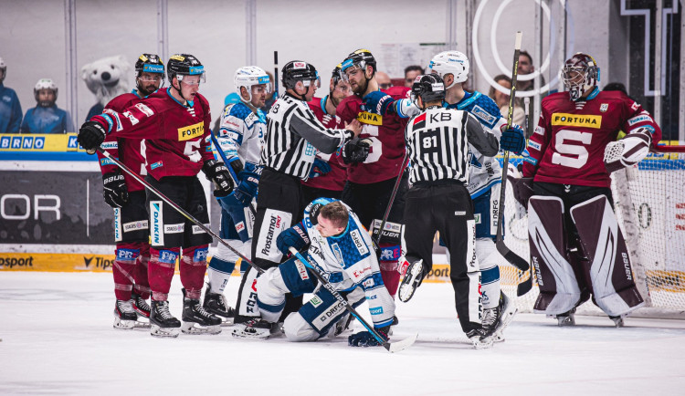 Sparta dala tři branky během tří minut.