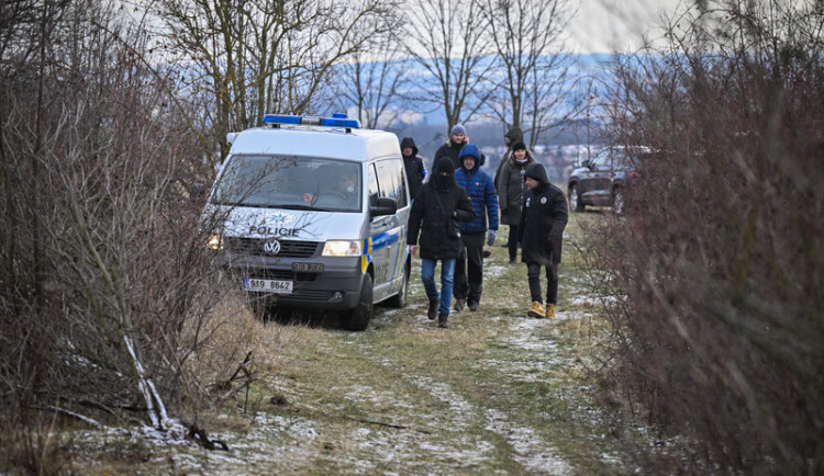 Kriminalisté při rozsáhlém pátrání v Jinonicích našli kostru člověka