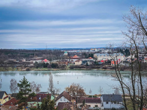 Na pražské rybníky vyrazily desítky bruslařů, led je ale stále nebezpečně tenký