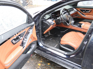 VIDEO: Tři muži pašovali do Evropy kokain v banánech. Obchody domlouvali v centru Prahy