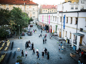 Praha si nechá udělat analýzu budoucího využití karlínských kasáren
