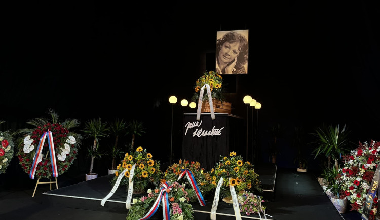 V Národním divadle se lidé rozloučili s herečkou Janou Hlaváčovou