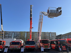 Pražští hasiči pořídili novou techniku za víc než čtvrt miliardy