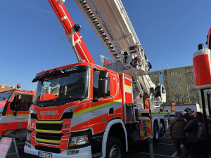 Pražští hasiči pořídili novou techniku za víc než čtvrt miliardy