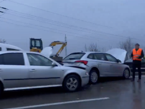VIDEO: Na Pražském okruhu se srazilo několik aut, tvořily se kilometrové kolony