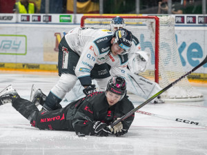 Sparta porazila hokejisty Liberce 4:1. Zápasem vzdala hold záchranářům
