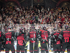 Sparta porazila hokejisty Liberce 4:1. Zápasem vzdala hold záchranářům