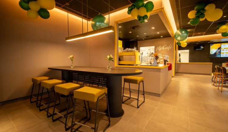 Zákazníky přivítala už 120. restaurace McDonald’s u Stehelčevsi