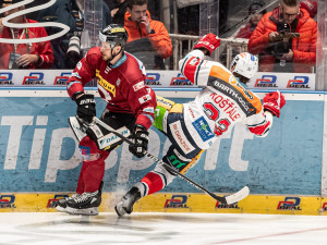 Hokejisté Sparty vyhráli ve šlágru kola v Pardubicích a snížili ztrátu na Dynamo