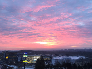 Rudě zbarvené nebe ráno i večer. Jak vznikají červánky? A o čem vypovídají?