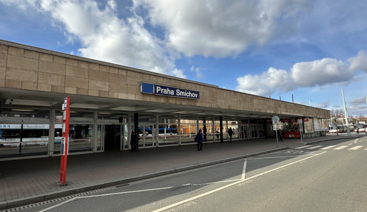 Začala tříletá přestavba Smíchovského nádraží za pět miliard. Město tam investuje dalších sedm do rozvoje MHD